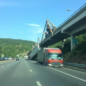 passarela desaba rodovia Fernão Dias