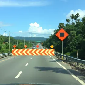 Acidente com caminhão de obra