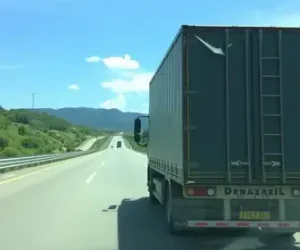 carreta na contramão